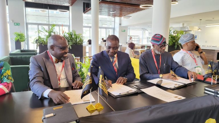 The Republic of Zimbabwe signs the AMSG establishment Resolution